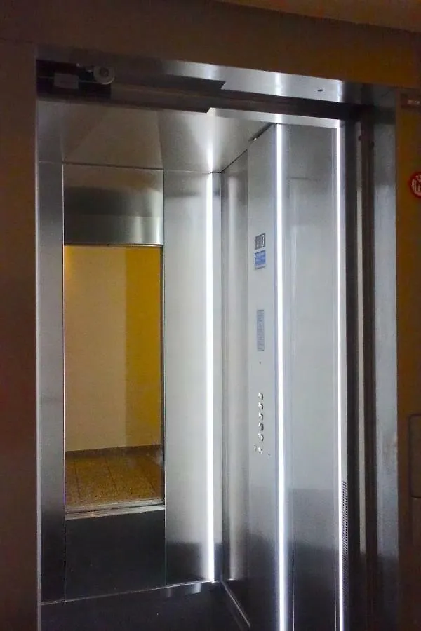 New Renovated Modern Furnished Apartment Downtown Zurich